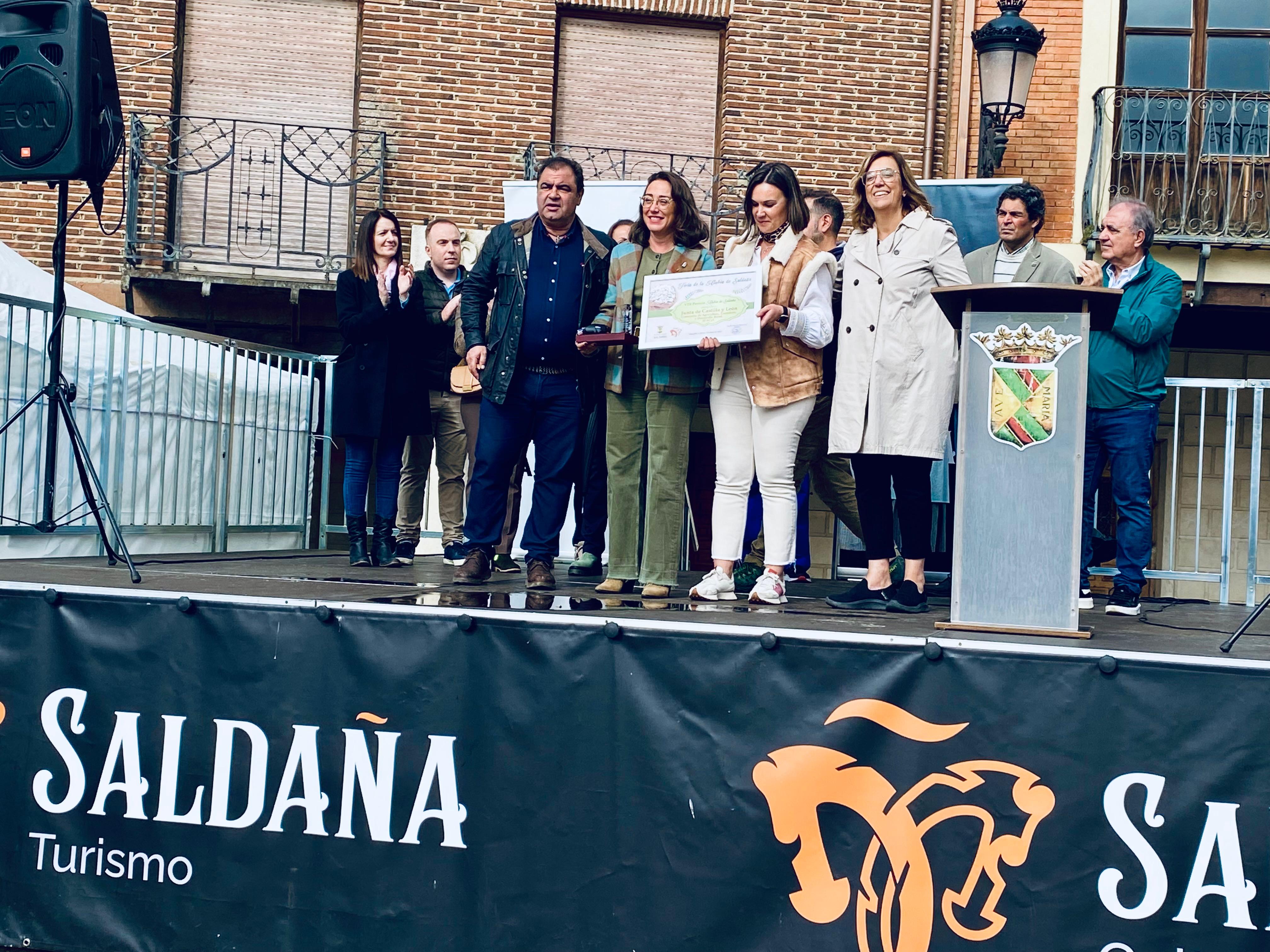 La Junta de Castilla y León Recibe el ‘Premio Alubia de Saldaña 2024’: Un Reconocimiento al trabajo por este cultivo