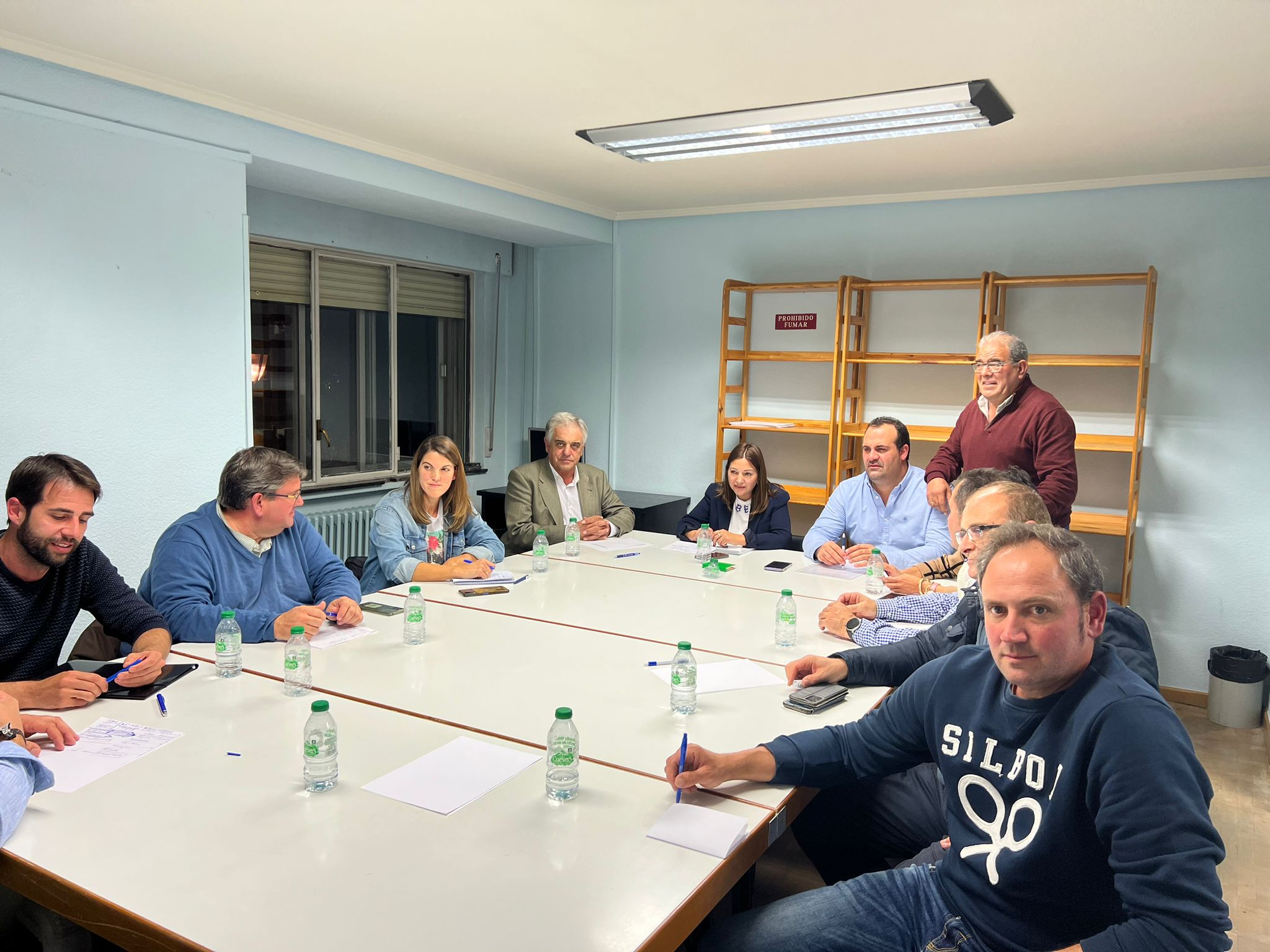 La Plataforma Pecuaria Bovina se reúne con el Partido Popular para abordar la crisis del sector