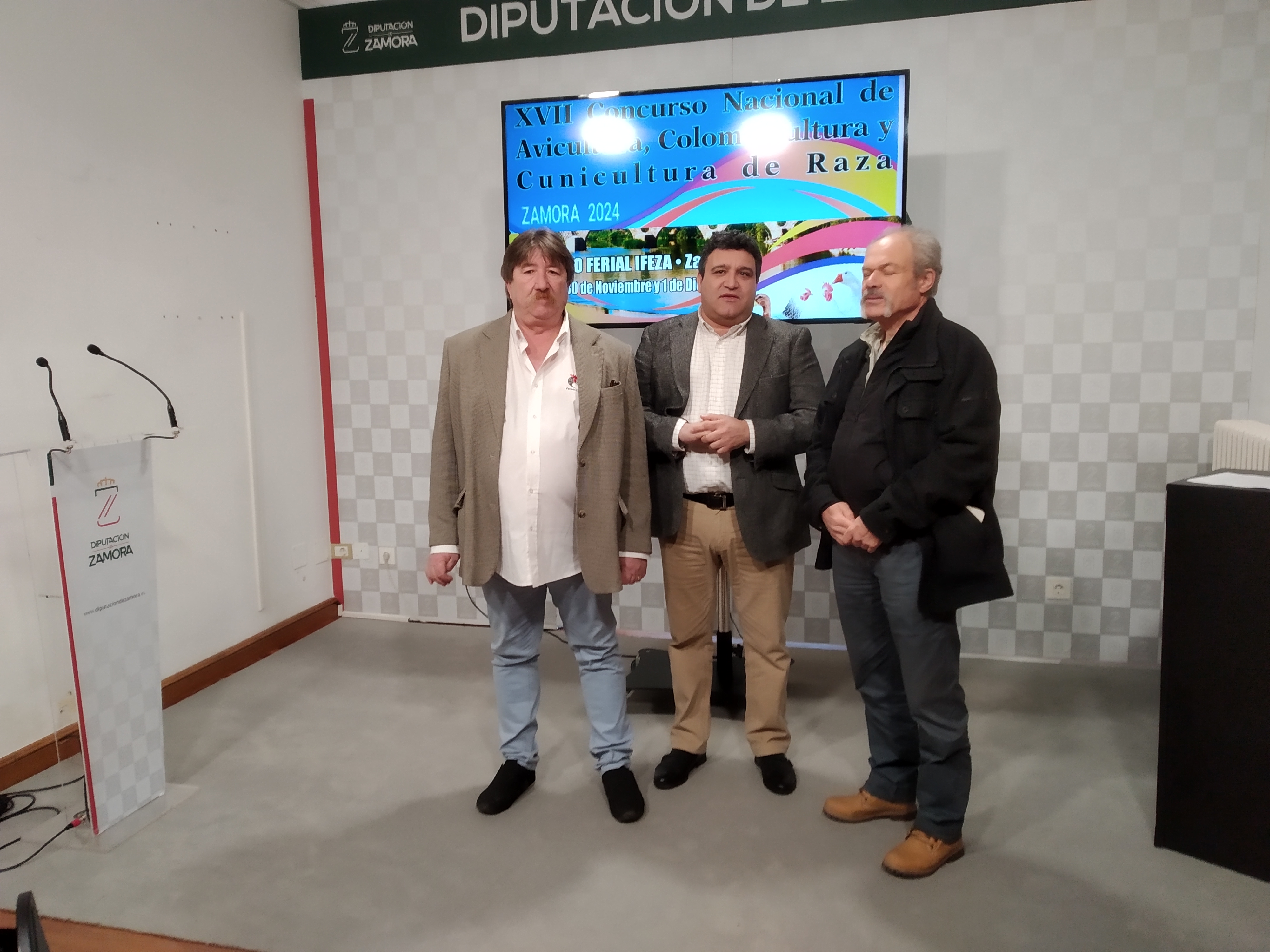 Zamora acogerá la mayor muestra de aves con una exposición de 3.500 gallinas, patos, conejos o faisanes